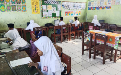 MI BANIN SANG TUAN RUMAH LOKSIS